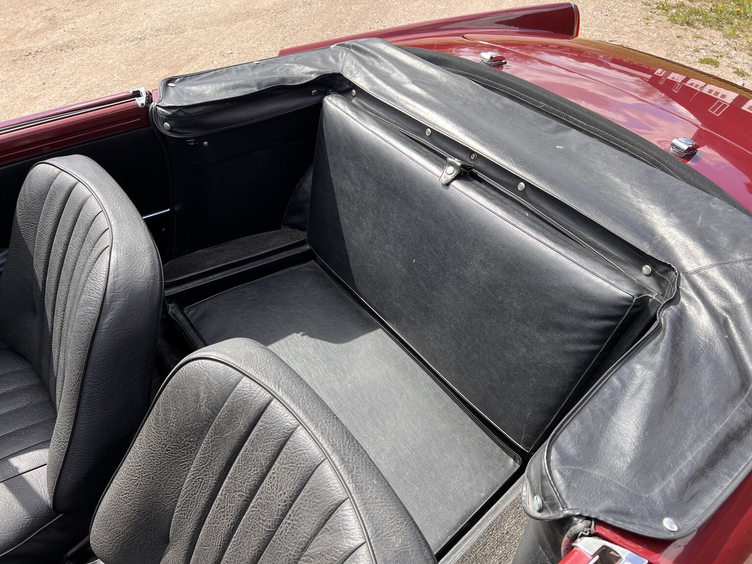 Interior image of 1967 Renault Caravelle Coupé