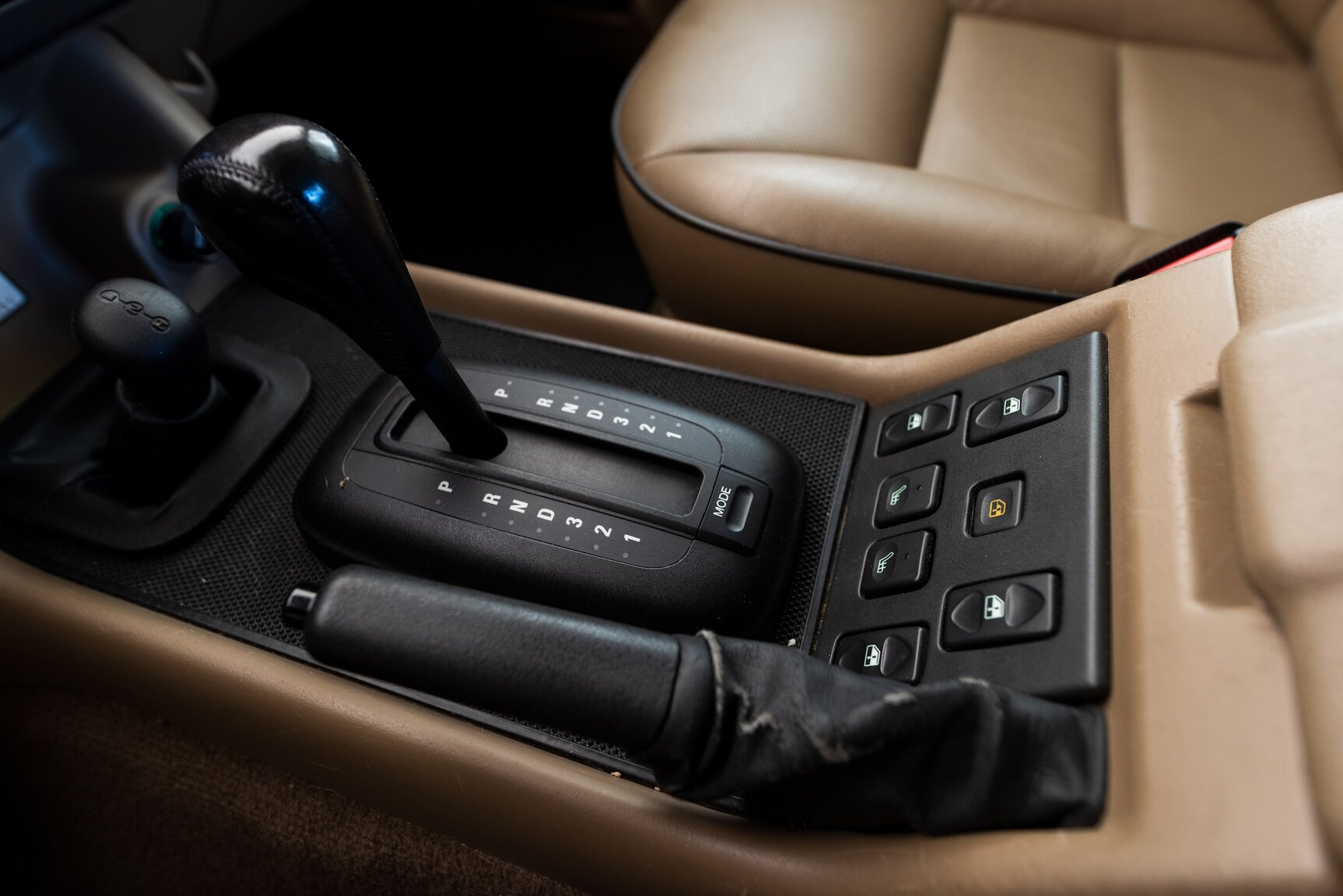 Interior image of 1999 Land Rover Discovery 4.0 V8