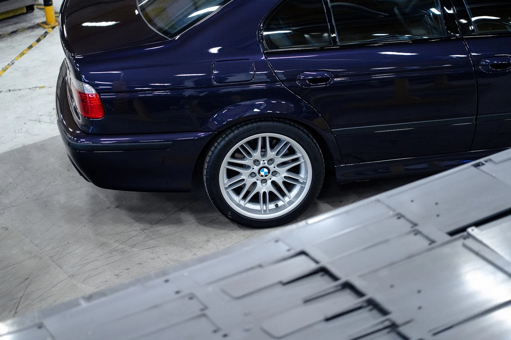 Exteriörbild på 2002 BMW M5 E39 (114)