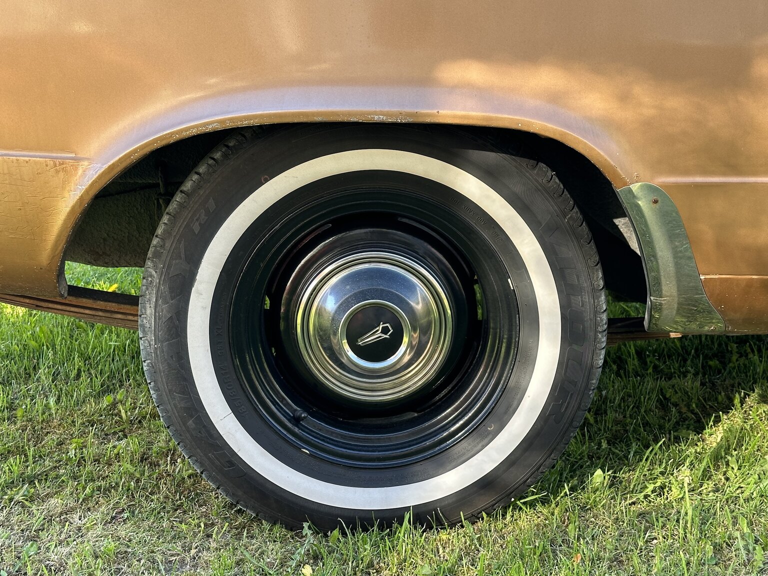 Exterior image of 1966 Plymouth Valiant 100 2-door Sedan (23)