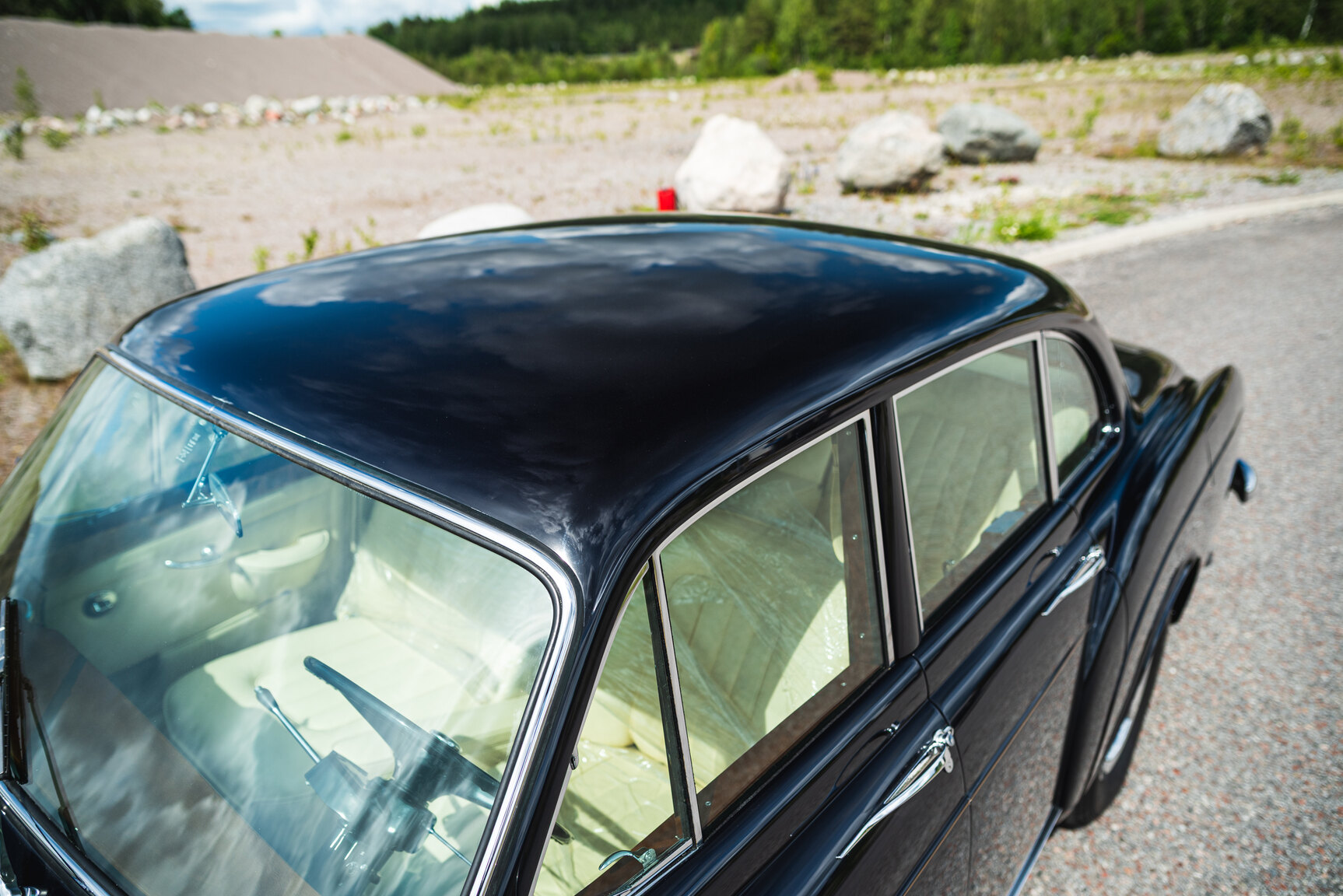Exterior image of 1960 Bentley S2 Continental 