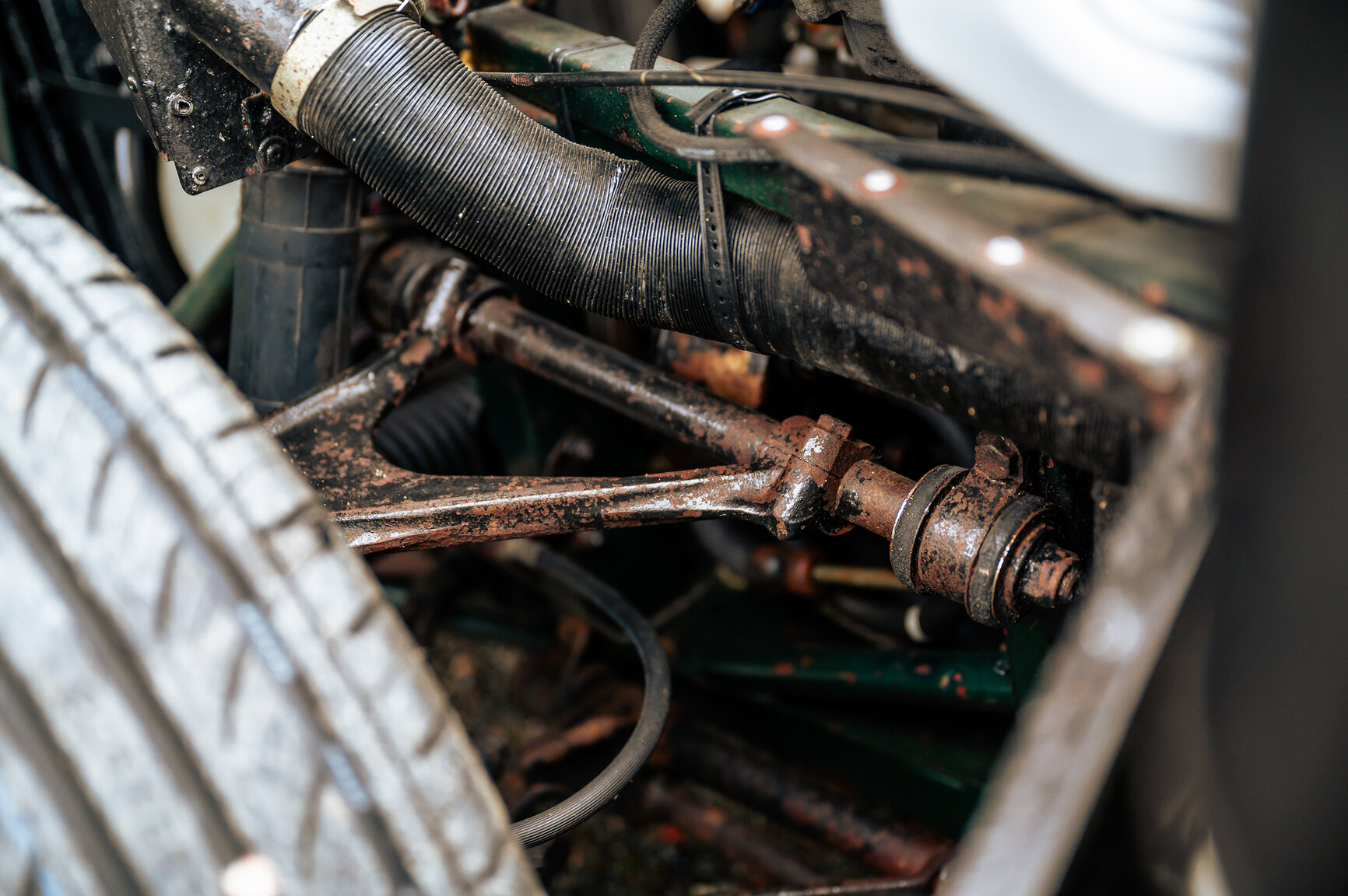 Image of 1973 Jaguar E-Type V12 mechanics