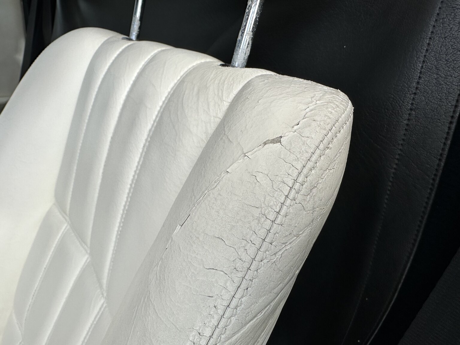 Interiörbild 1986 Ferrari 328 GTS