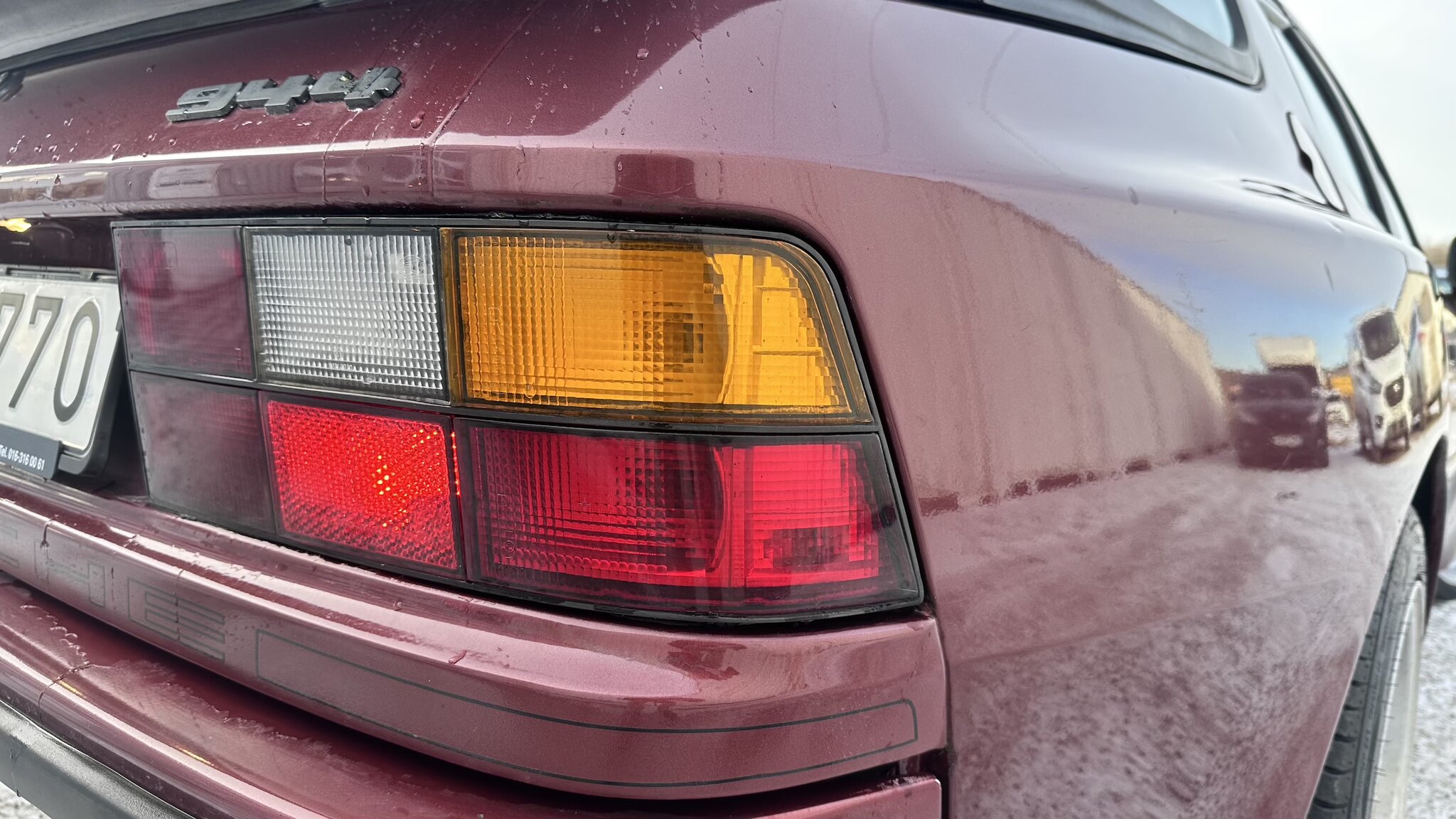 Exterior image of 1986 Porsche 944