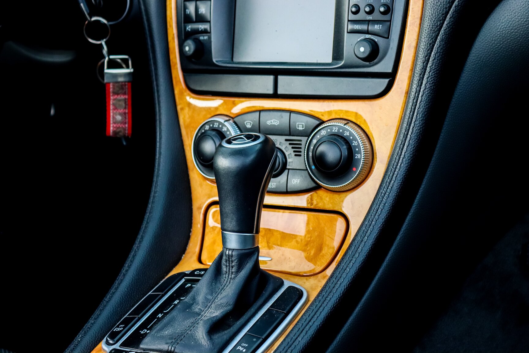 Interior image of 2006 Mercedes-Benz SL 500