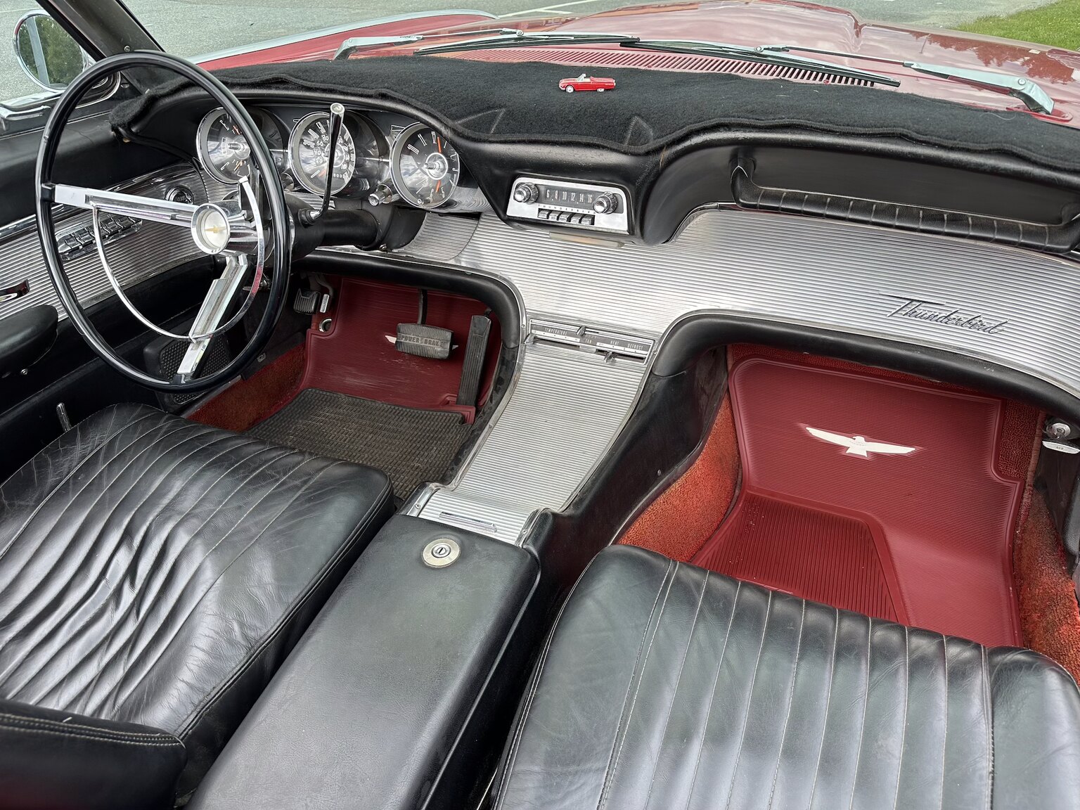 Innenraumfoto von 1962 Ford Thunderbird Convertible