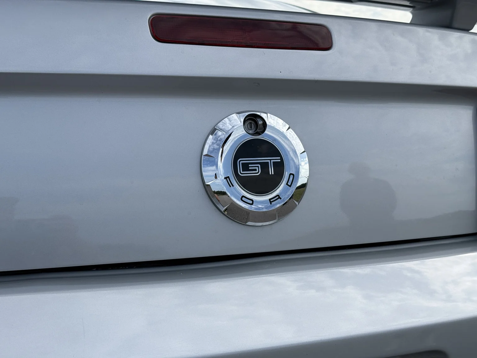 Exteriörbild på 2006 Ford Mustang GT (19)