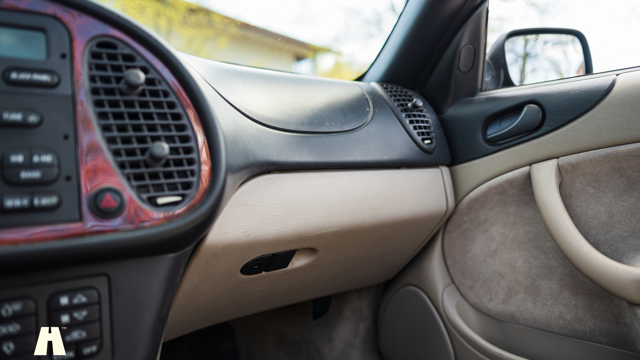 Interior image of 1995 SAAB 900 SE V6 Automat