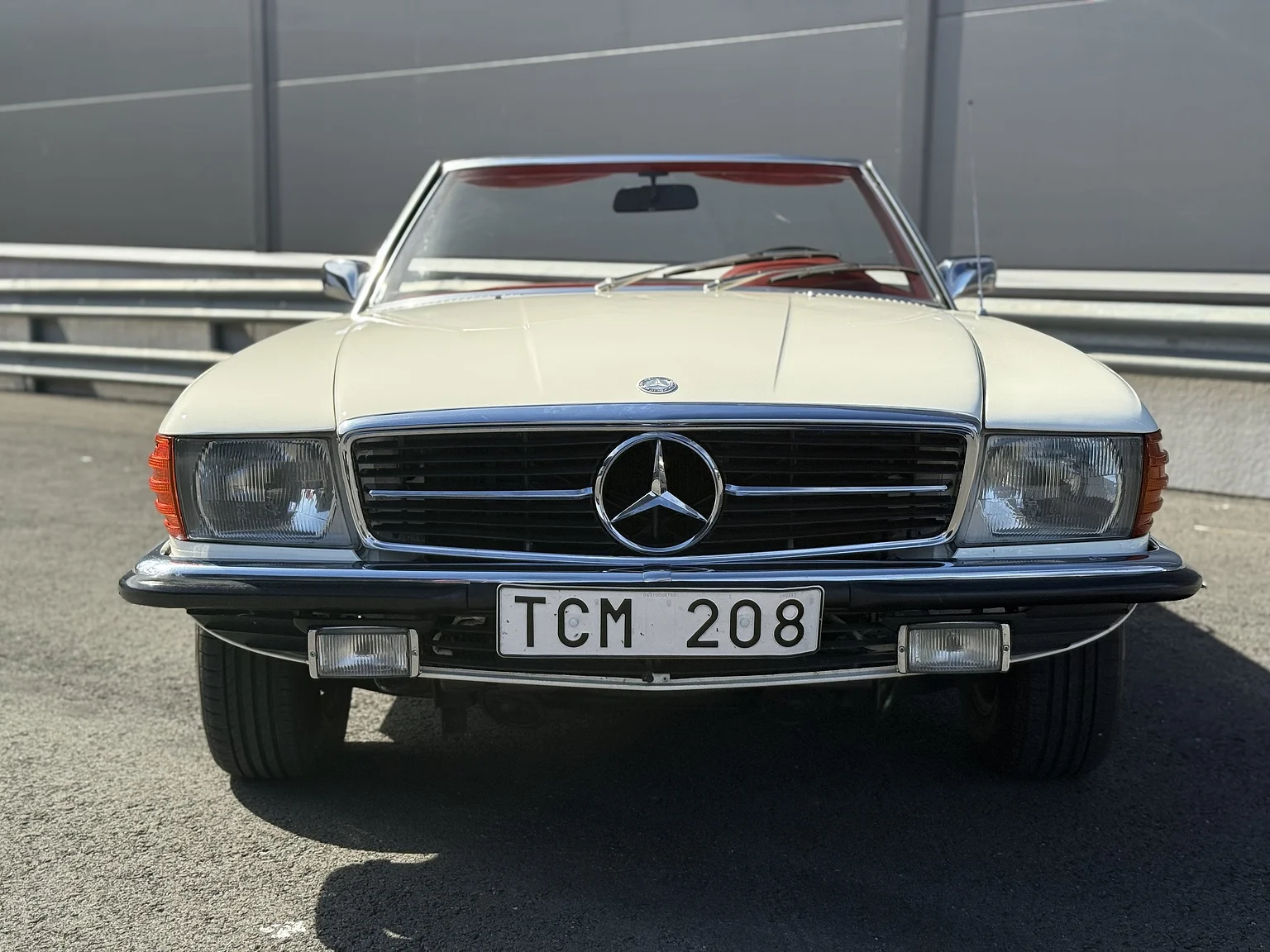 Aussenfoto 1973 Mercedes Benz 350 SL  (4)
