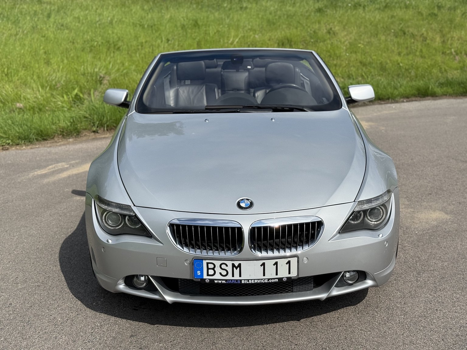 Exterior image of 2004 BMW 645Ci Convertible