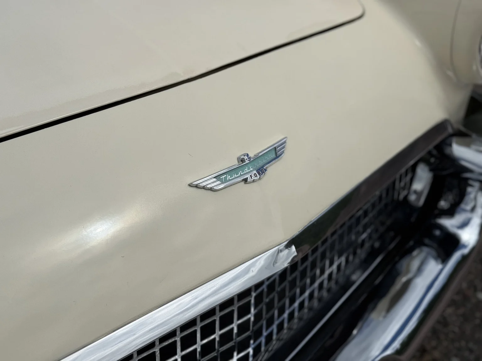 Exterior image of 1957 Ford Thunderbird (19)