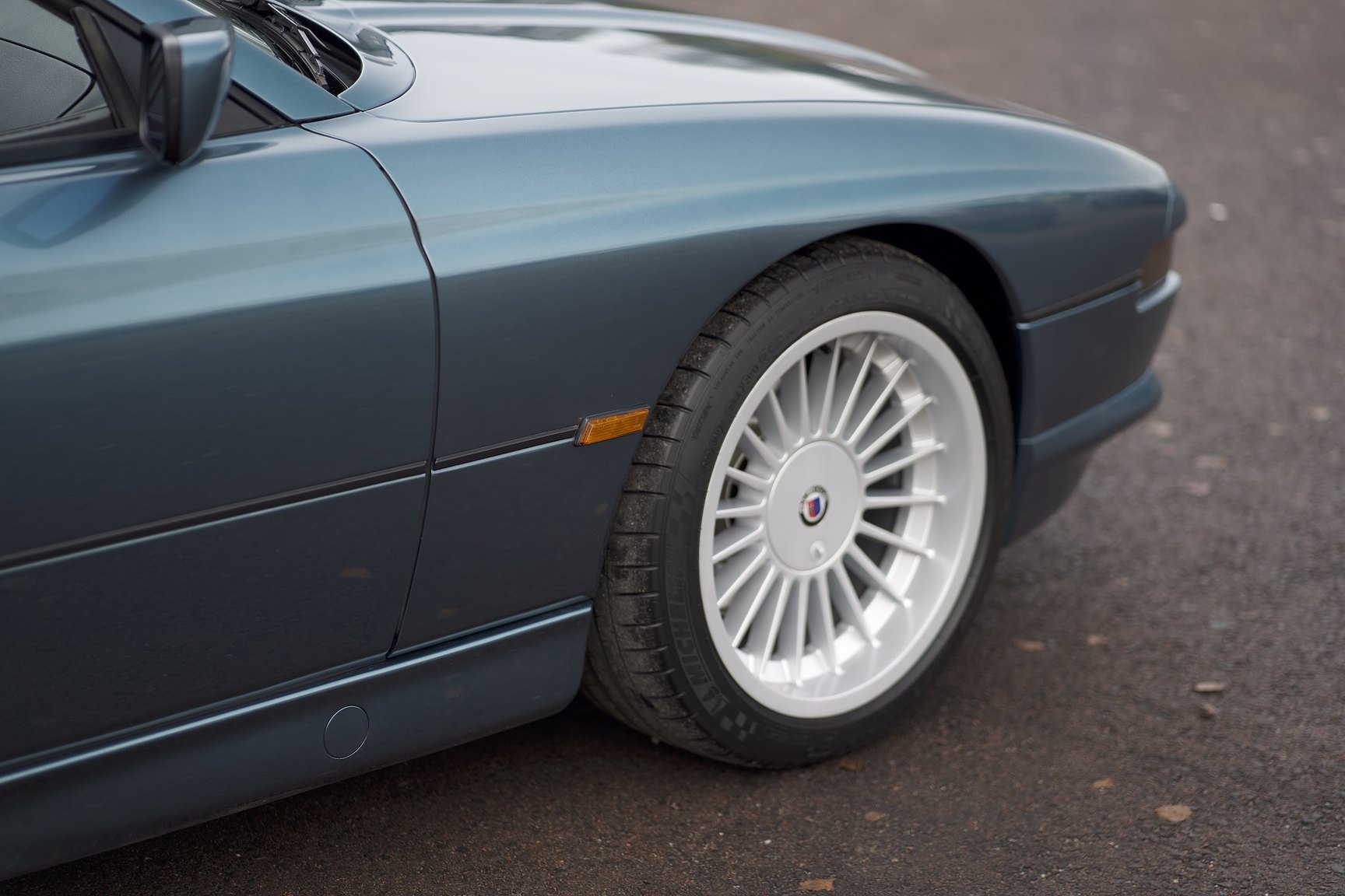 Exteriörbild på 1992 BMW 850i 6-speed manual - NO RESERVE