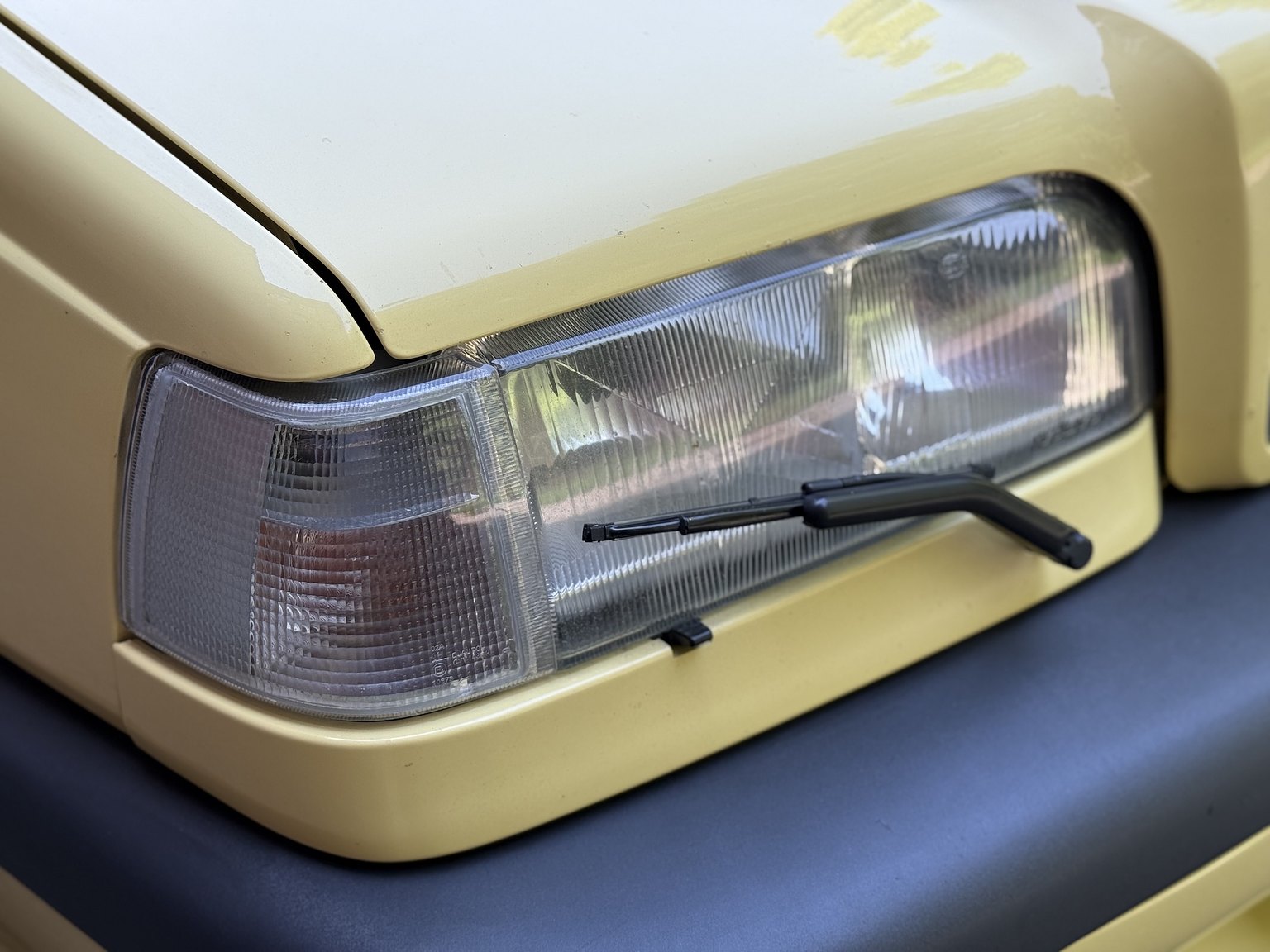 Exterior image of 1995 Volvo 850 T-5R