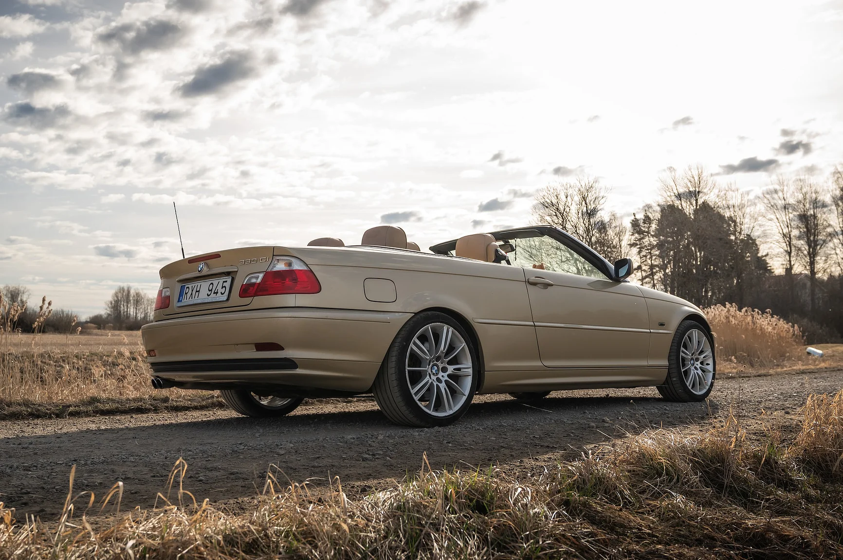 Exteriörbild på 2001 BMW 330 Ci (6)