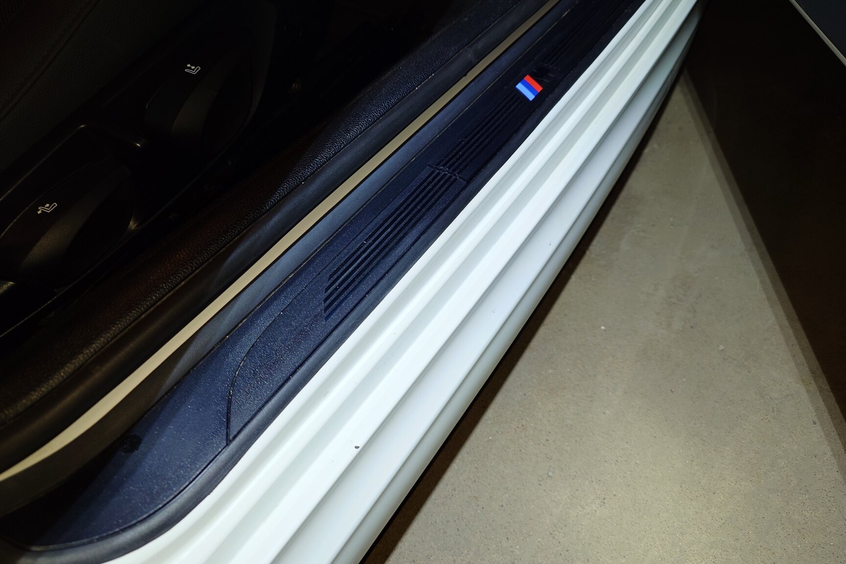 Interior image of 2011 BMW 135i Coupé 