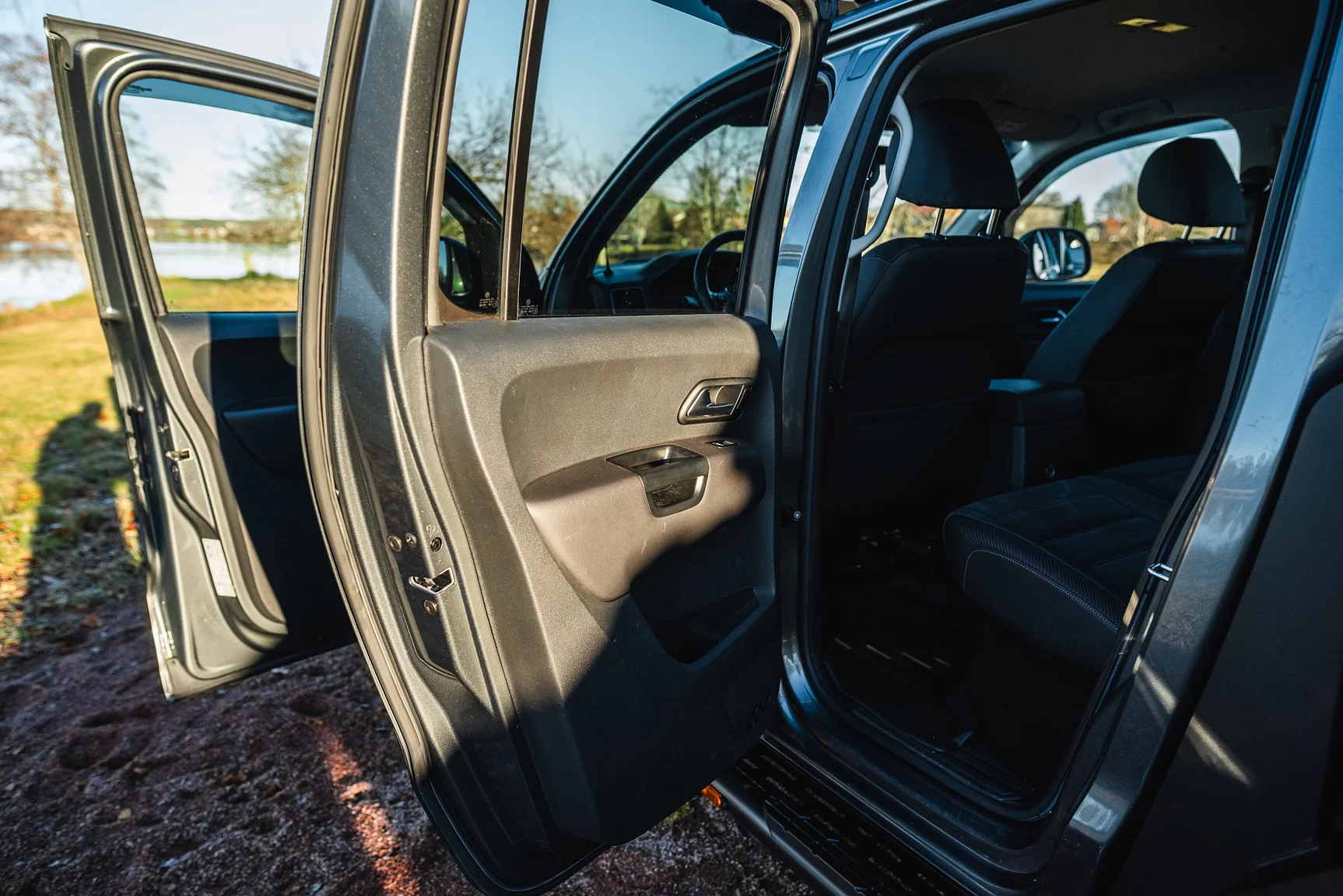 Interior image of 2020 Northea Camper Expedition Volkswagen Amarok (17)
