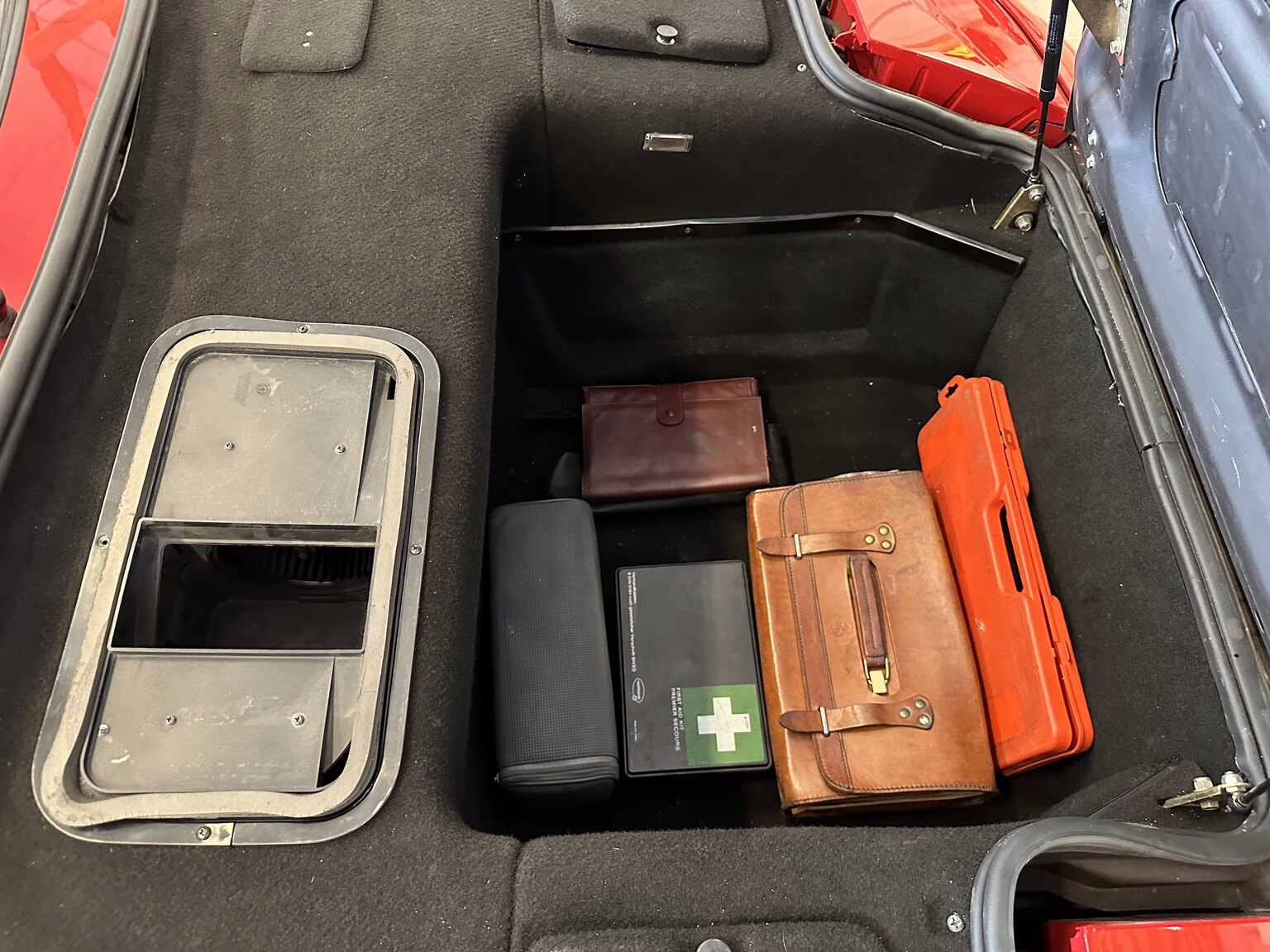 Interior image of 1990 Ferrari 348 (45)