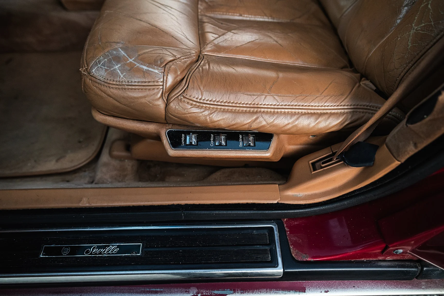 Interior image of 1989 Cadillac Seville (24)