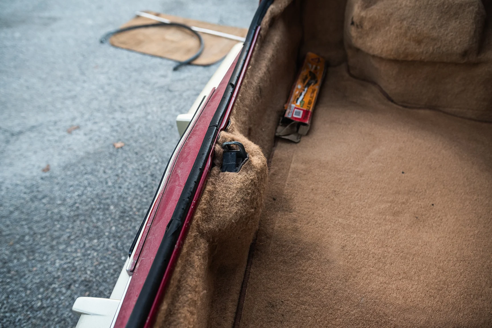 Interior image of 1989 Cadillac Seville (66)