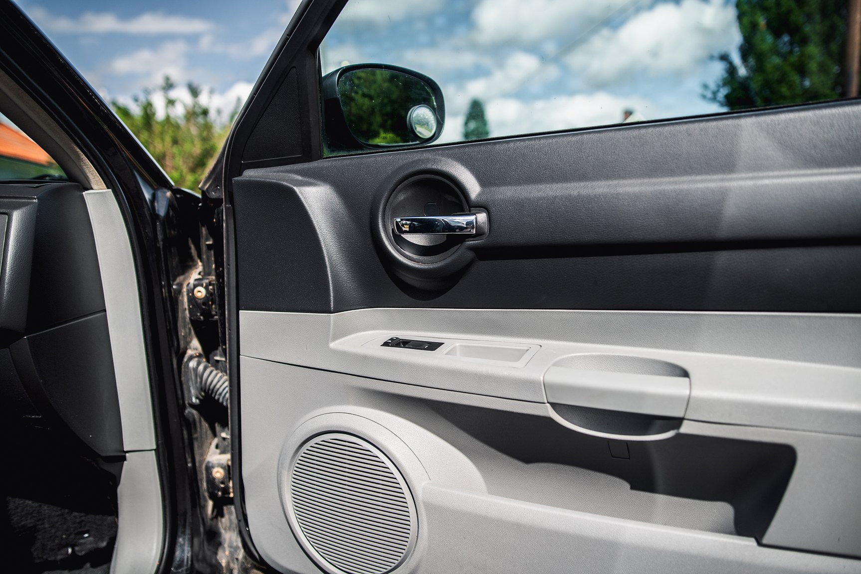 Interior image of 2007 Dodge Charger 5.7 V8 HEMI 