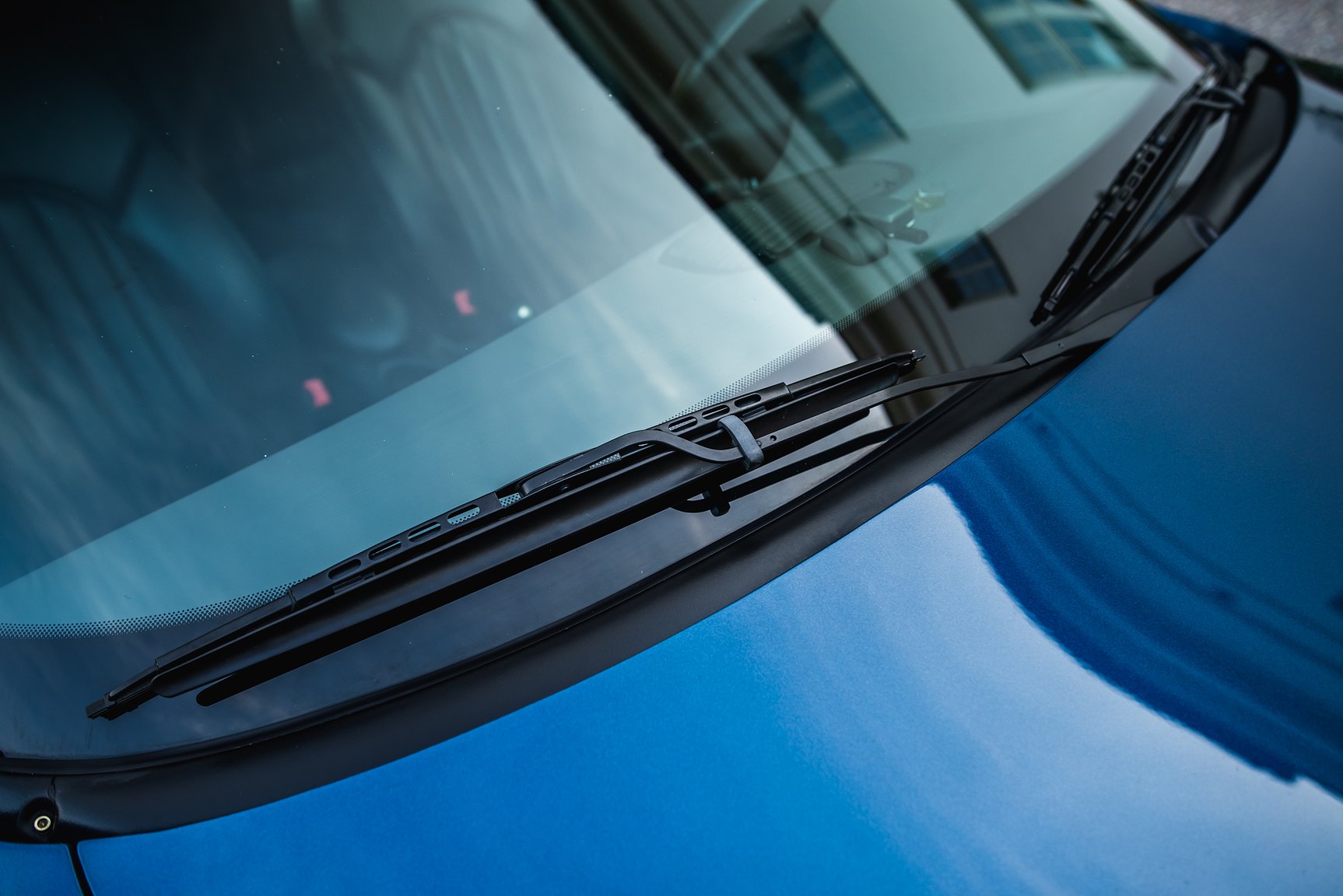 Exterior image of 2000 Maserati 3200 GT