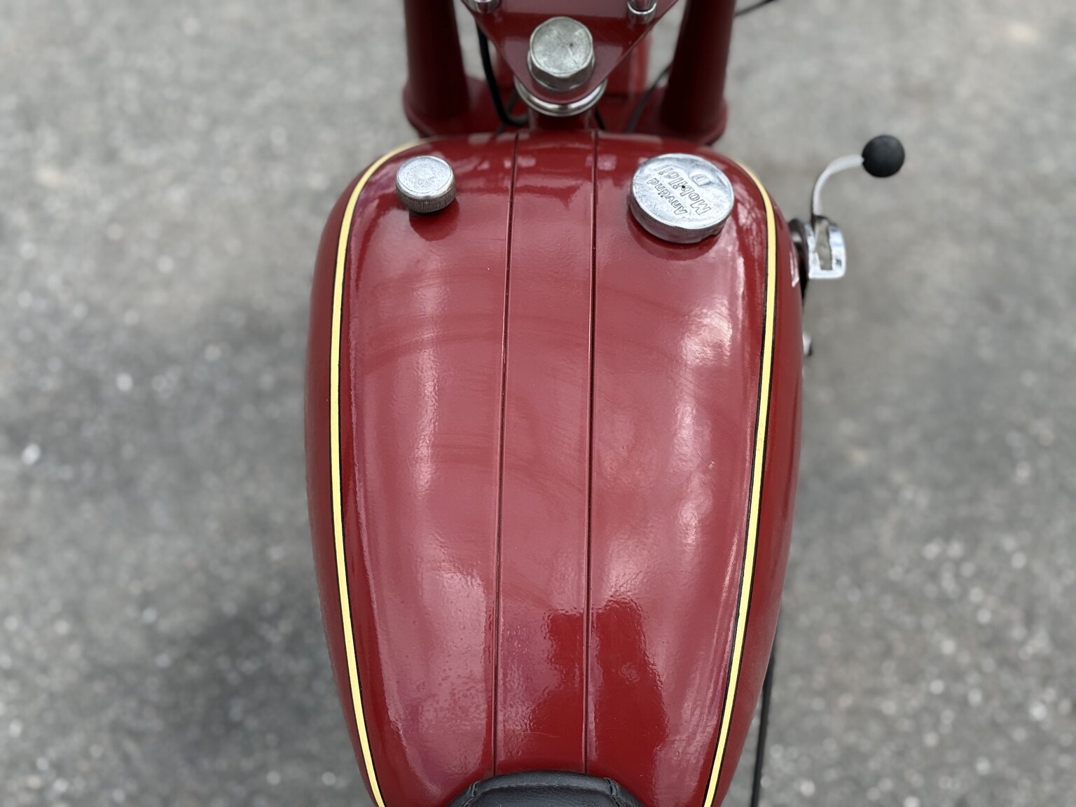 Exterior image of 1953 Huskvarna Modell 30