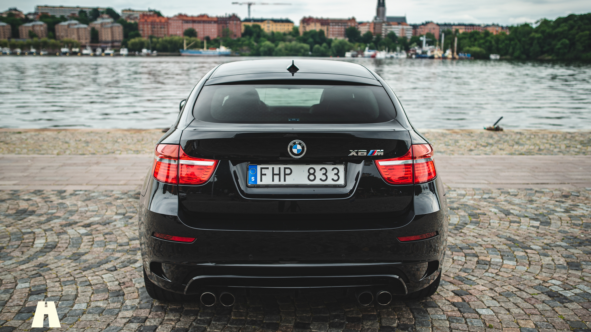 Exteriörbild på 2010 BMW X6 M Ferrita 555HK (7)