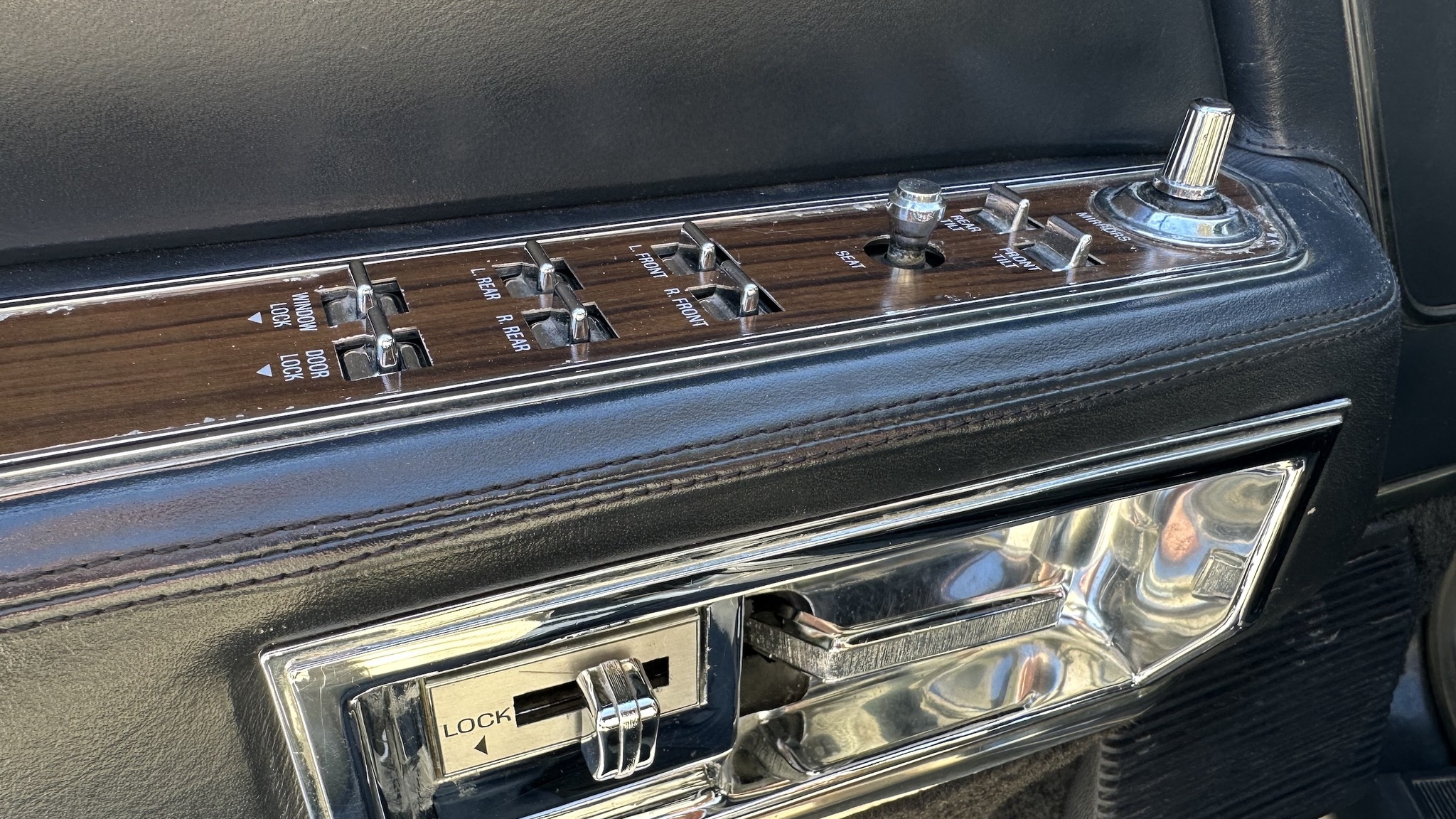 Innenraumfoto von 1988 Lincoln Town Car