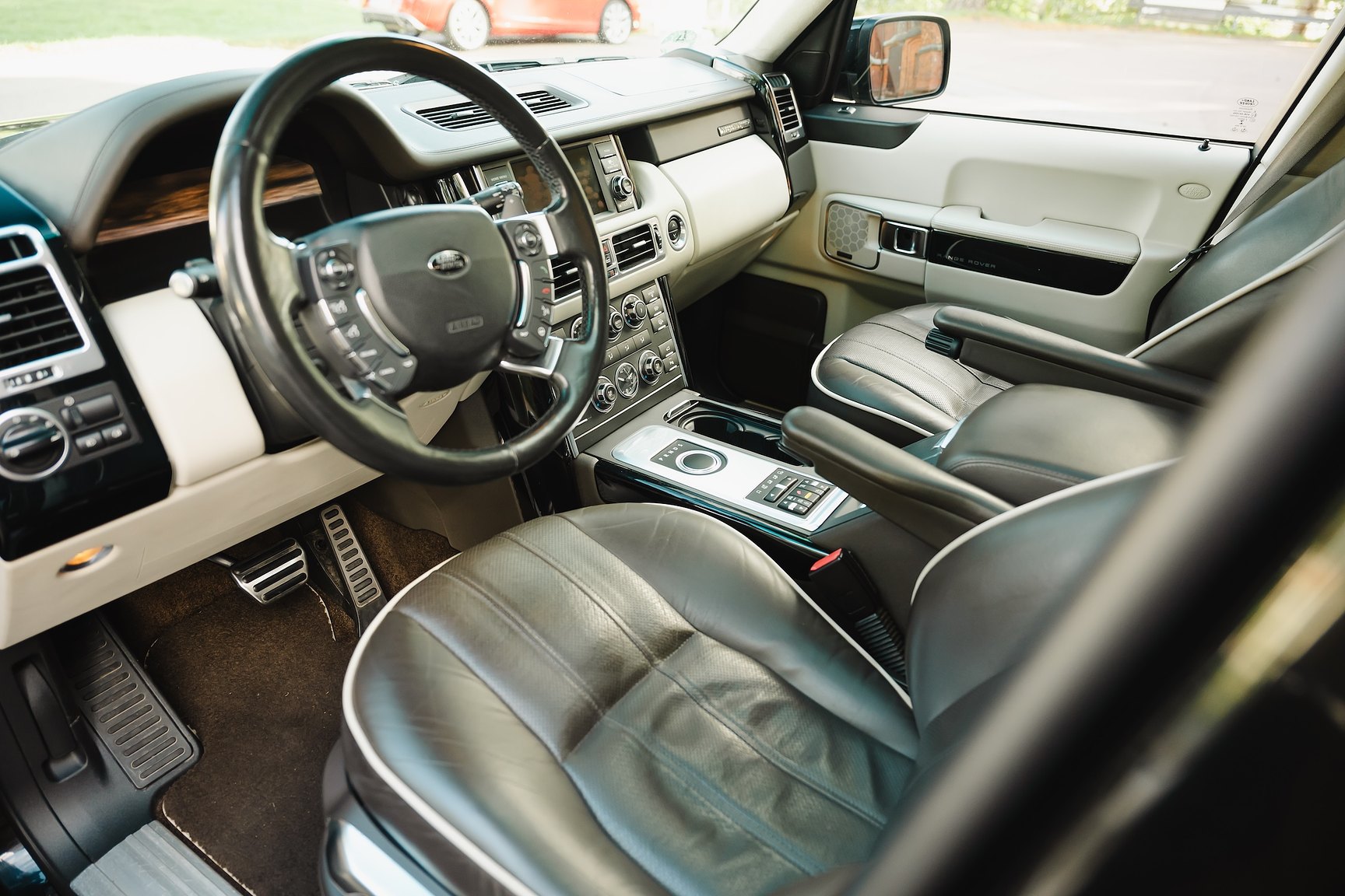 Interior image of 2012 Range Rover 4.4 TDV8 Westminster 