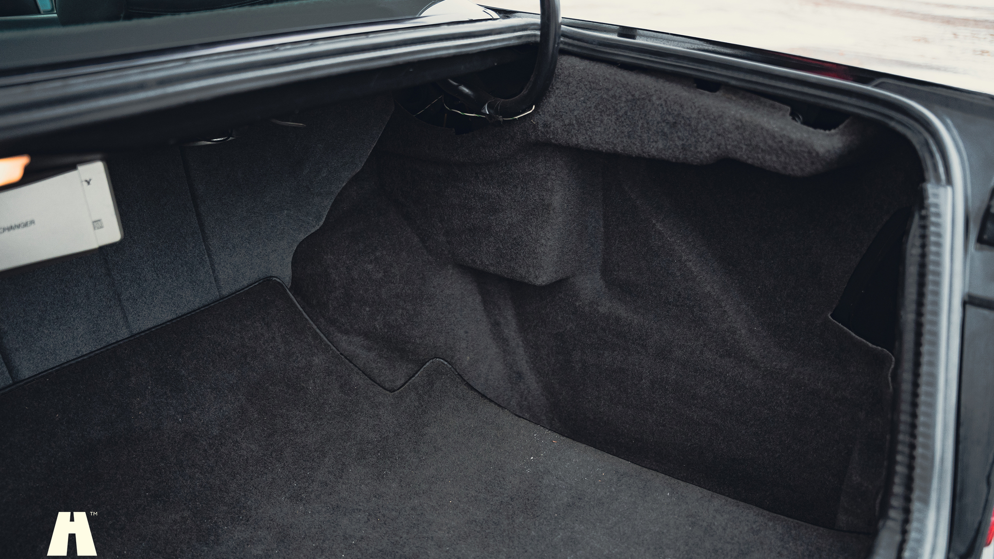 Innenraumfoto von 1990 Mercedes 300 CE-24