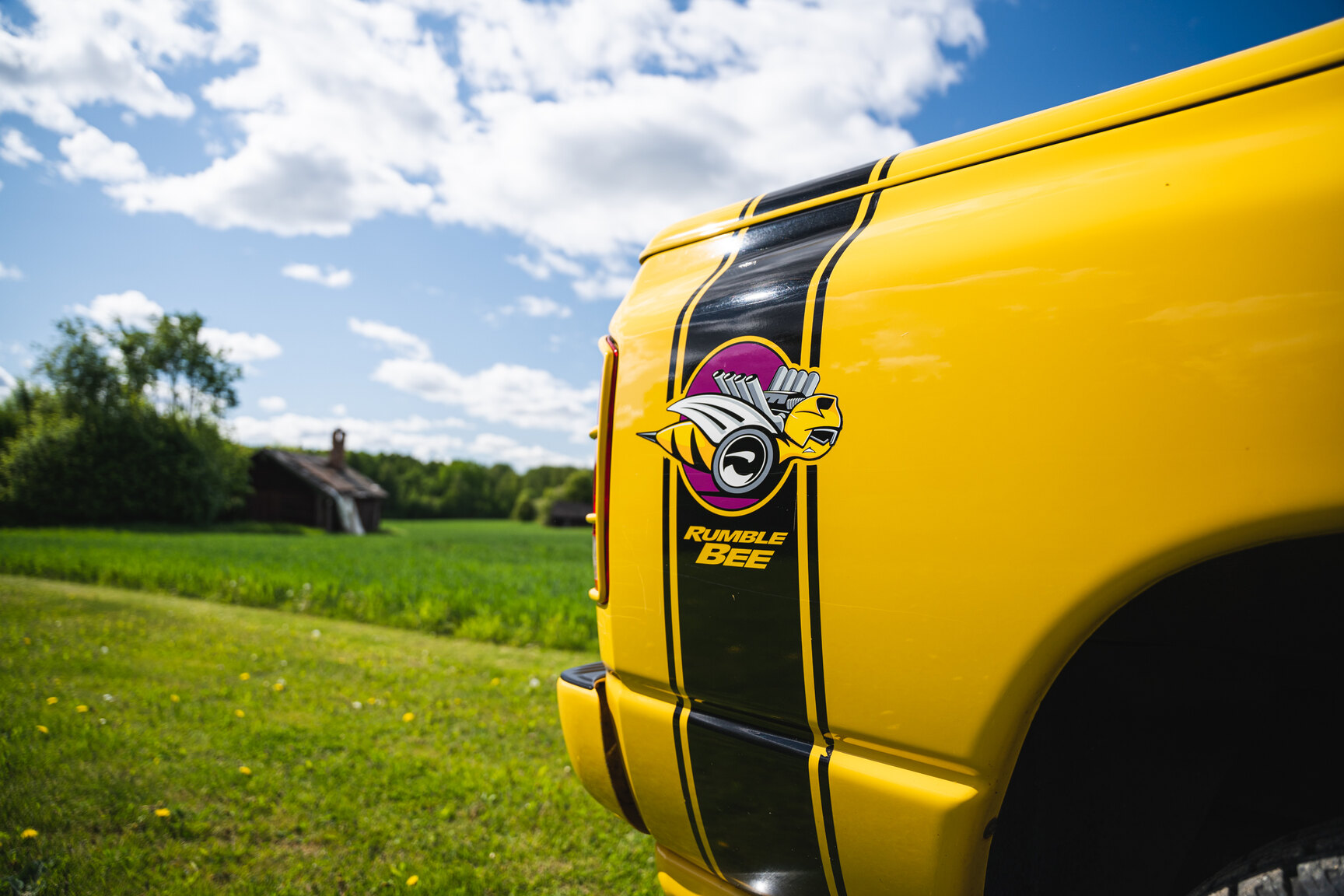 Exteriörbild på 2005 Dodge Ram 1500 Bumble Bee