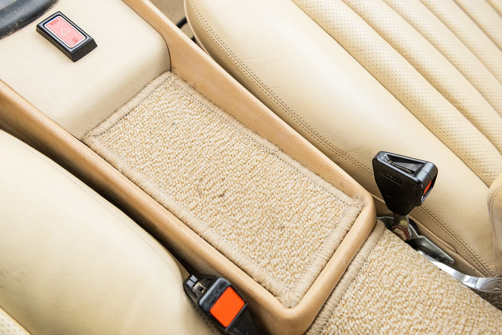 Innenraumfoto von 1975 Mercedes Benz 450 SLC (32)