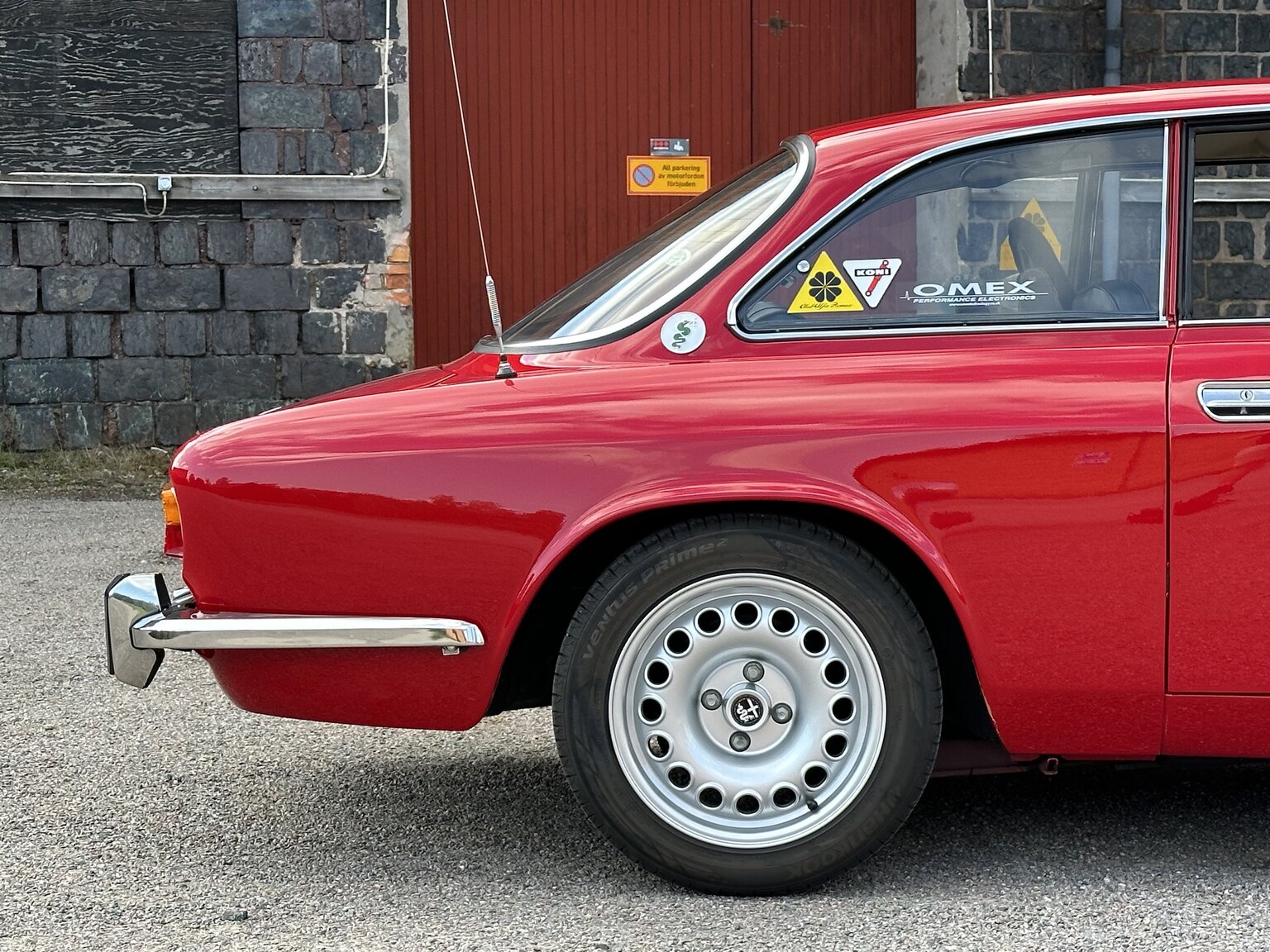 Exteriörbild på 1972 Alfa Romeo 2000 GTV Bertone Coupé