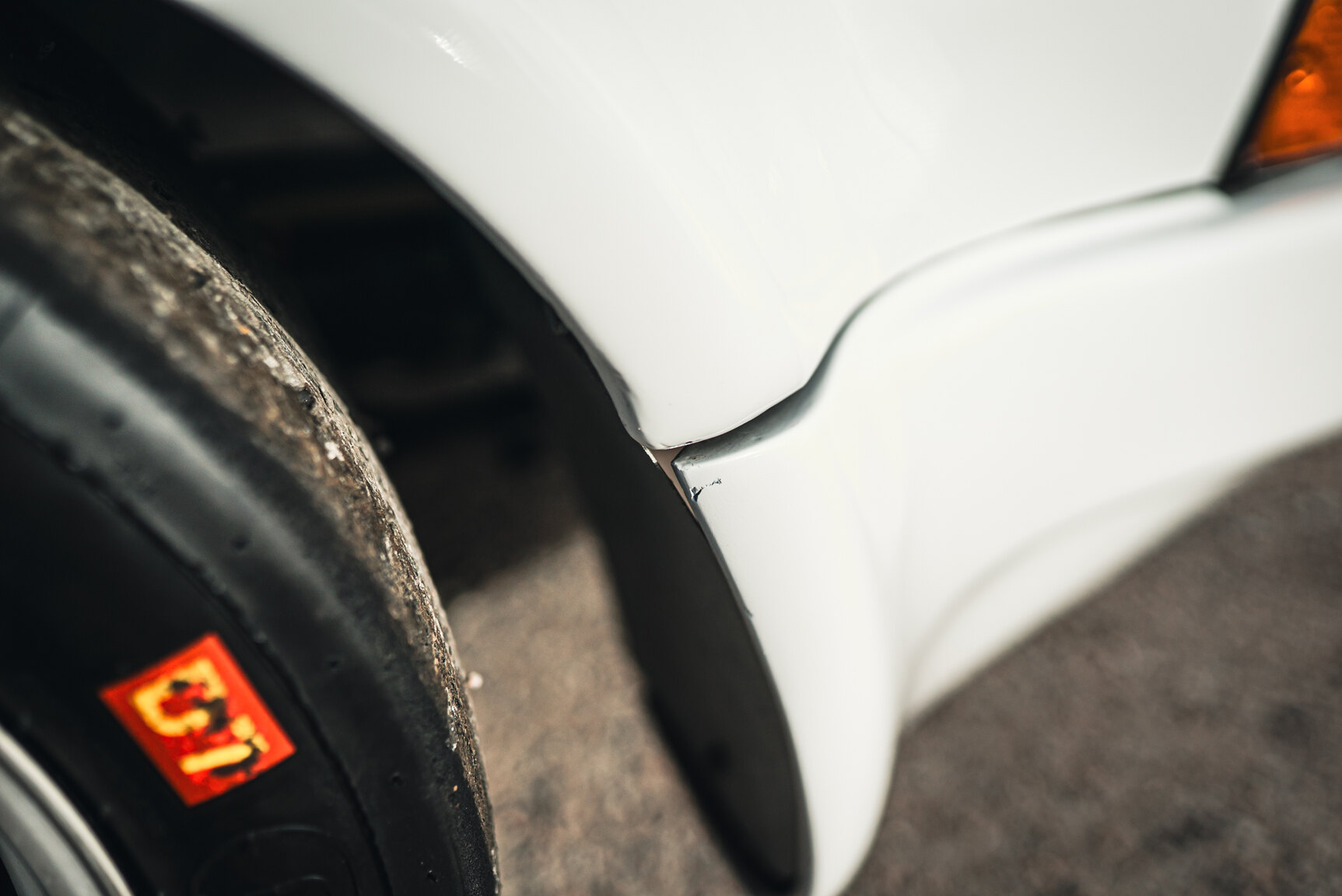 Exteriörbild på 1977 Porsche 911 RSR Rallycar