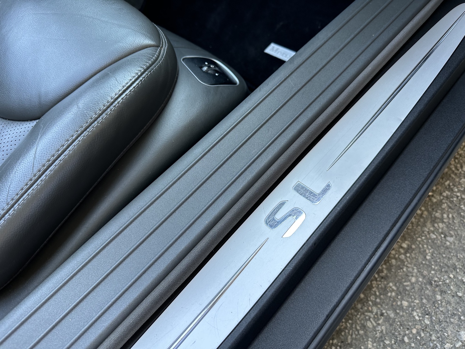 Innenraumfoto von 2002 Mercedes SL 500 (31)