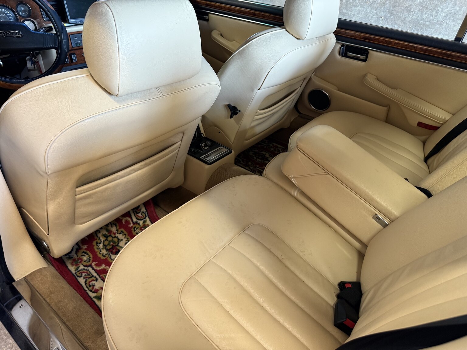 Interior image of 1990 Jaguar Daimler Double six