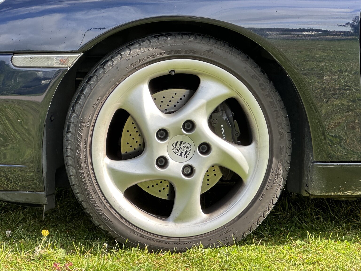 Exteriörbild på 1999 Porsche 911 Carrera