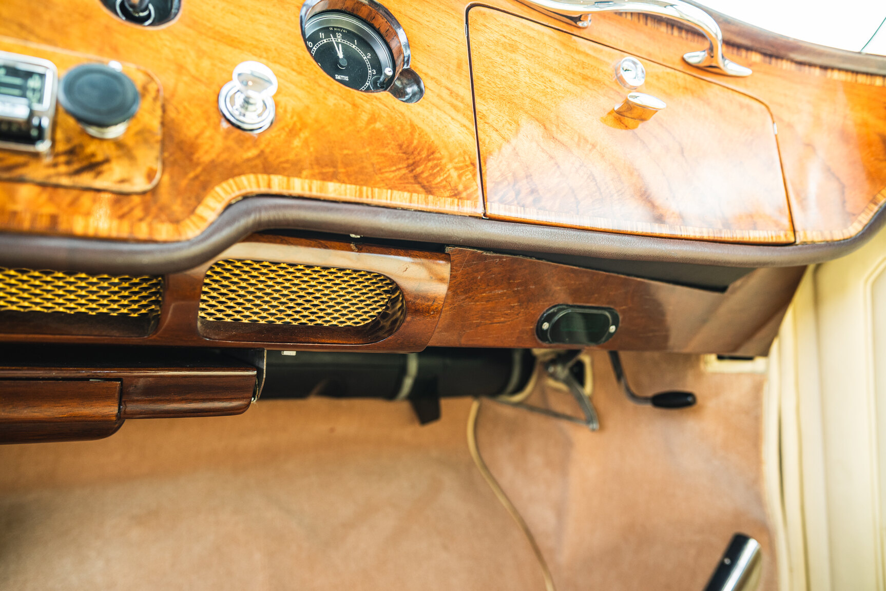 Interior image of 1960 Bentley S2 Continental 