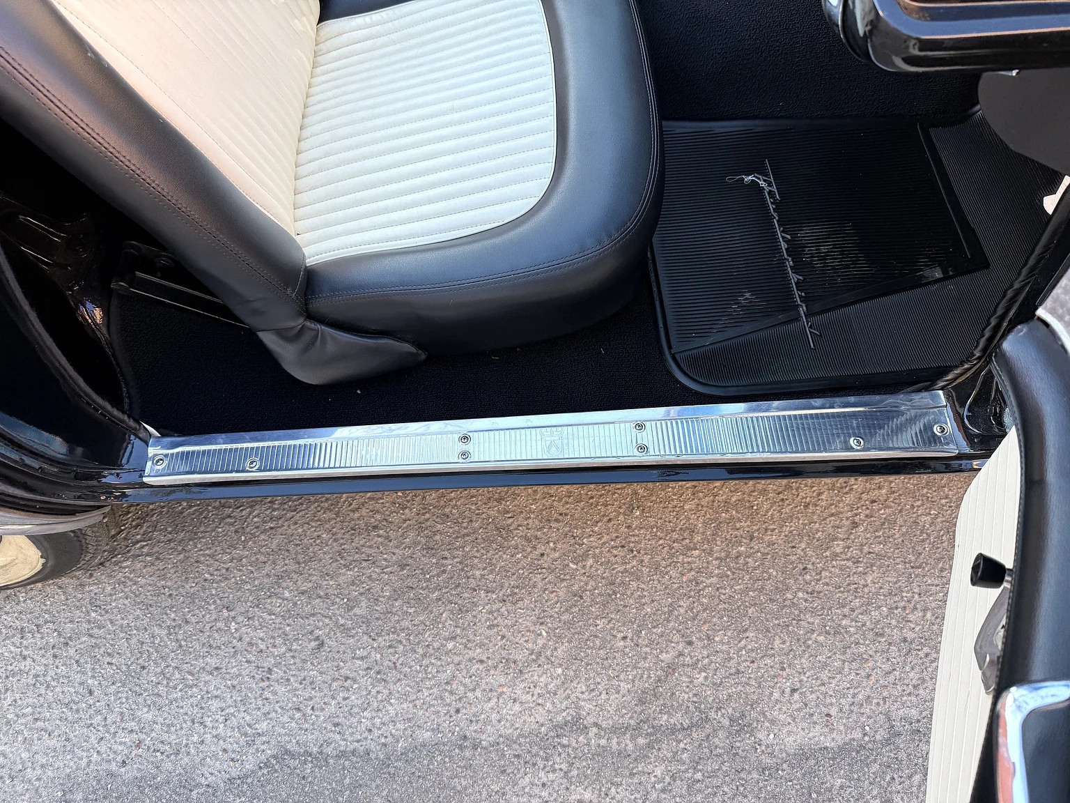 Interior image of 1955 Ford Thunderbird (35)