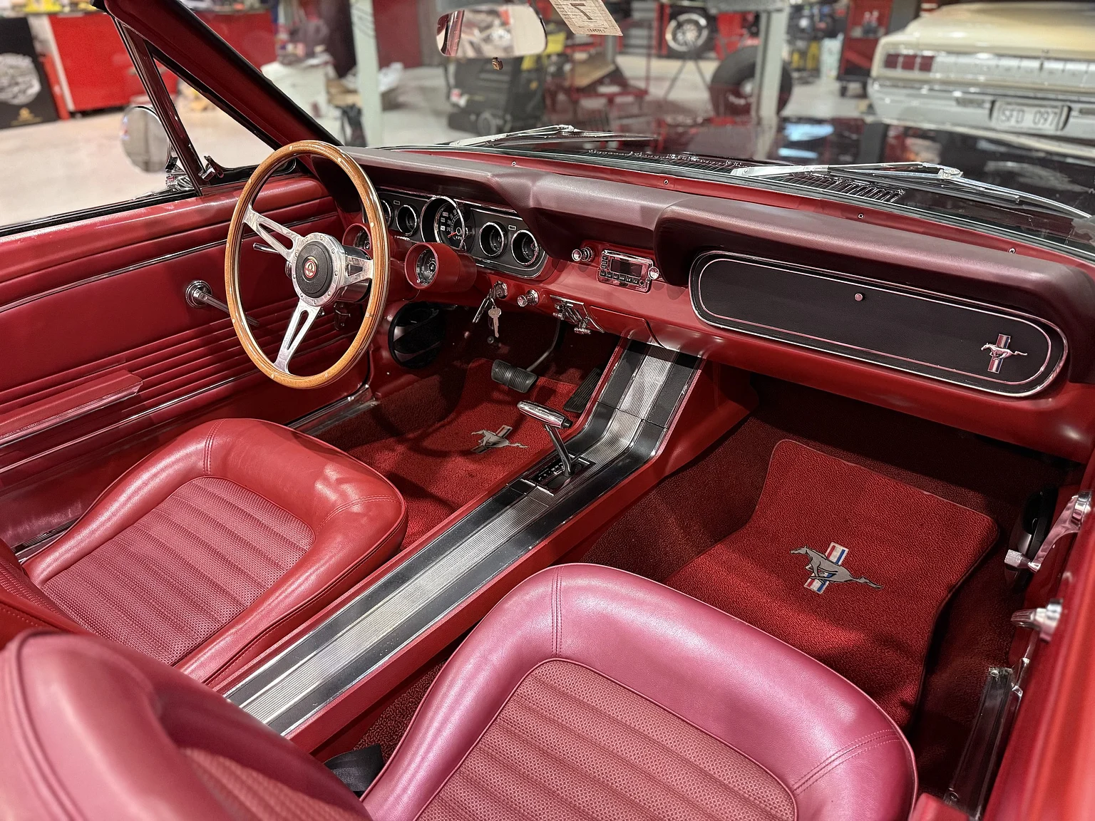 Interior image of 1966 Ford Mustang Convertible (27)