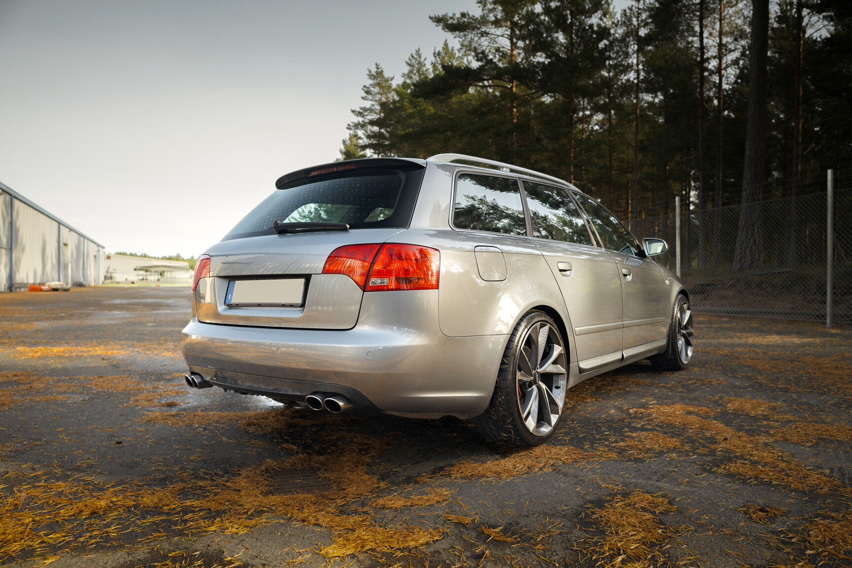 Exterior image of 2005 Audi S4 Avant (7)