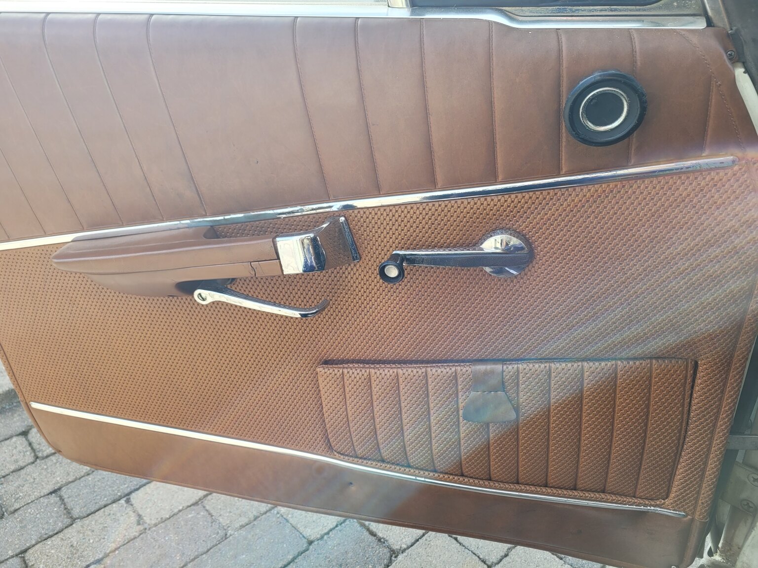 Interiörbild 1966 Renoveringsobjekt BMW 1800