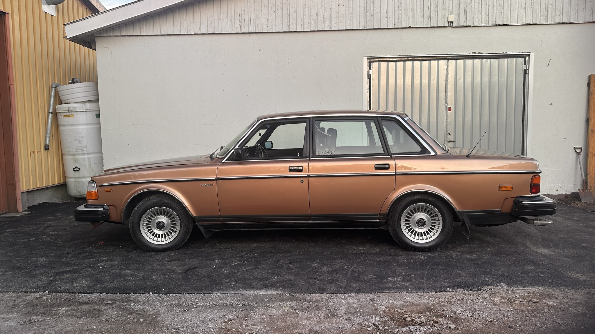 Exteriörbild på 1981 Volvo 244 GLE D6