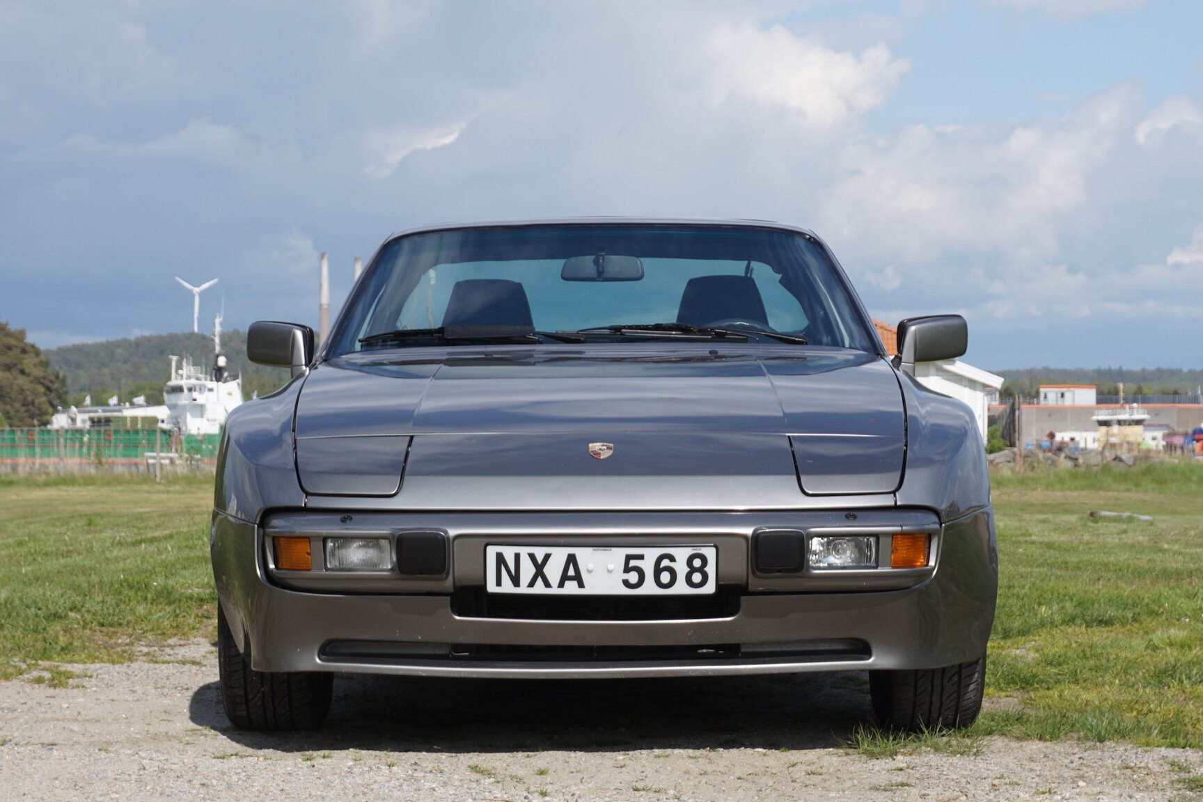 Exterior image of 1985 Porsche 944 "NO RESERVE AUCTION"