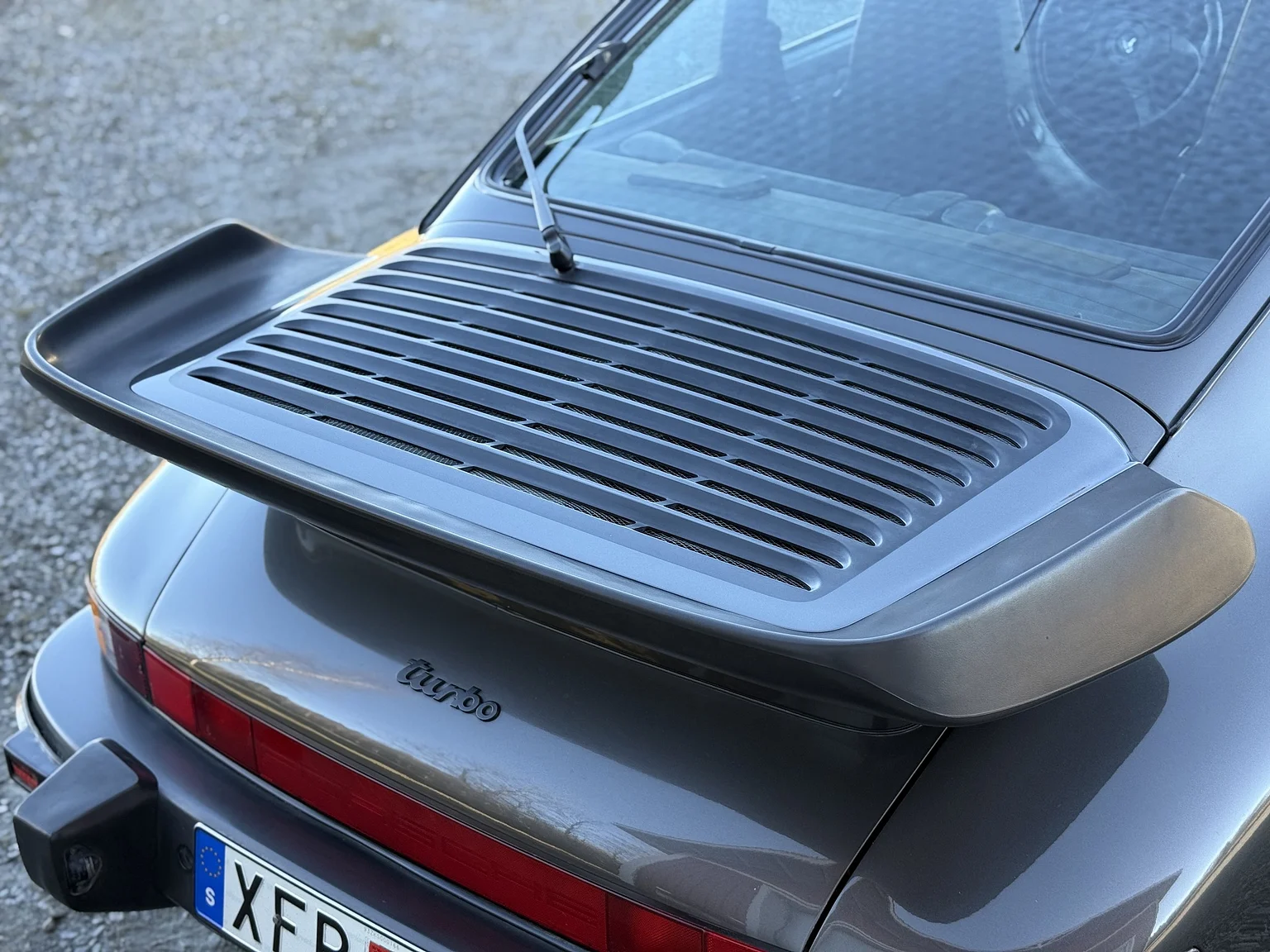 Exteriörbild på 1989 Porsche 911 / 930 3.3 Turbo 5-speed (18)
