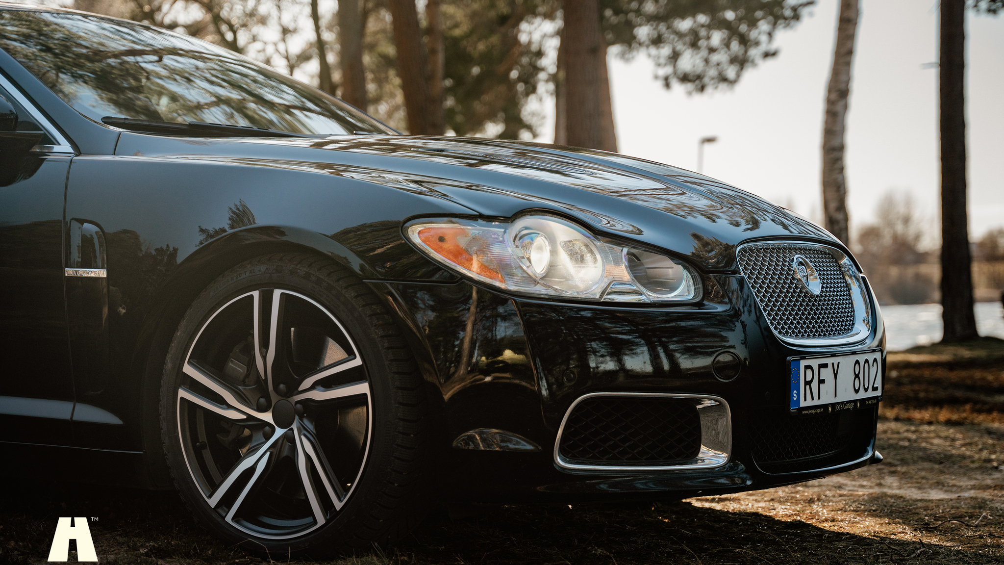 Exterior image of 2010 Jaguar XFR (38)