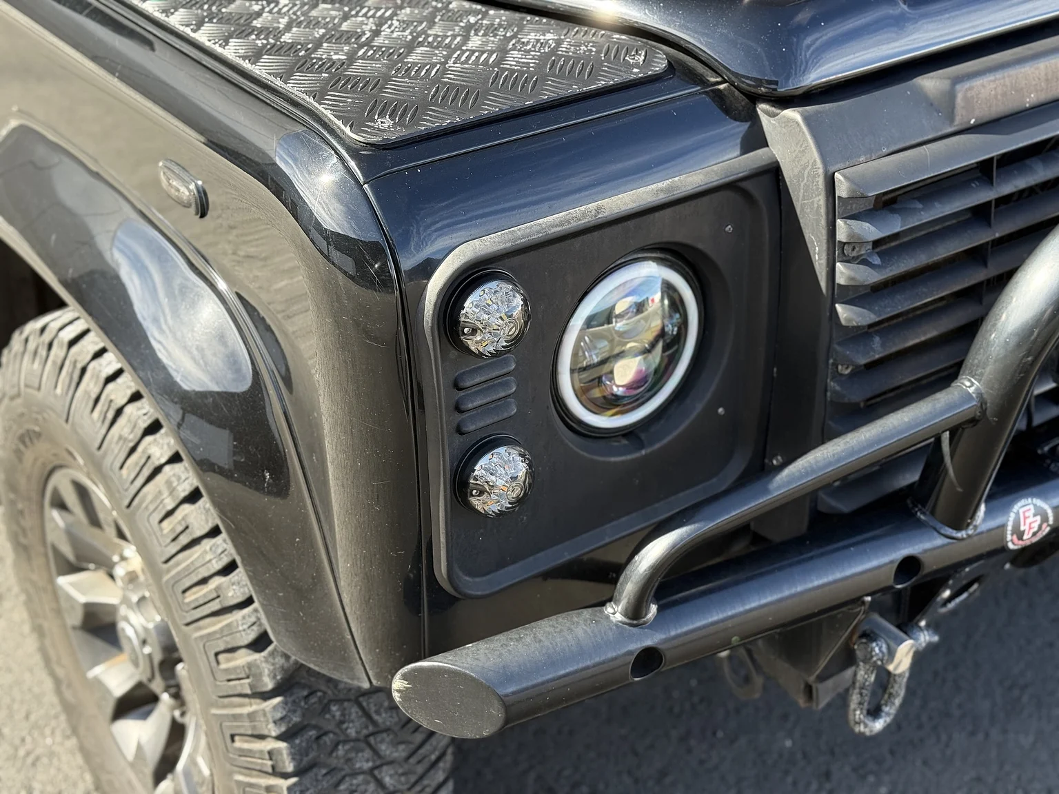 Exterior image of 2000 Land Rover Defender 110 Tomb Raider (20)