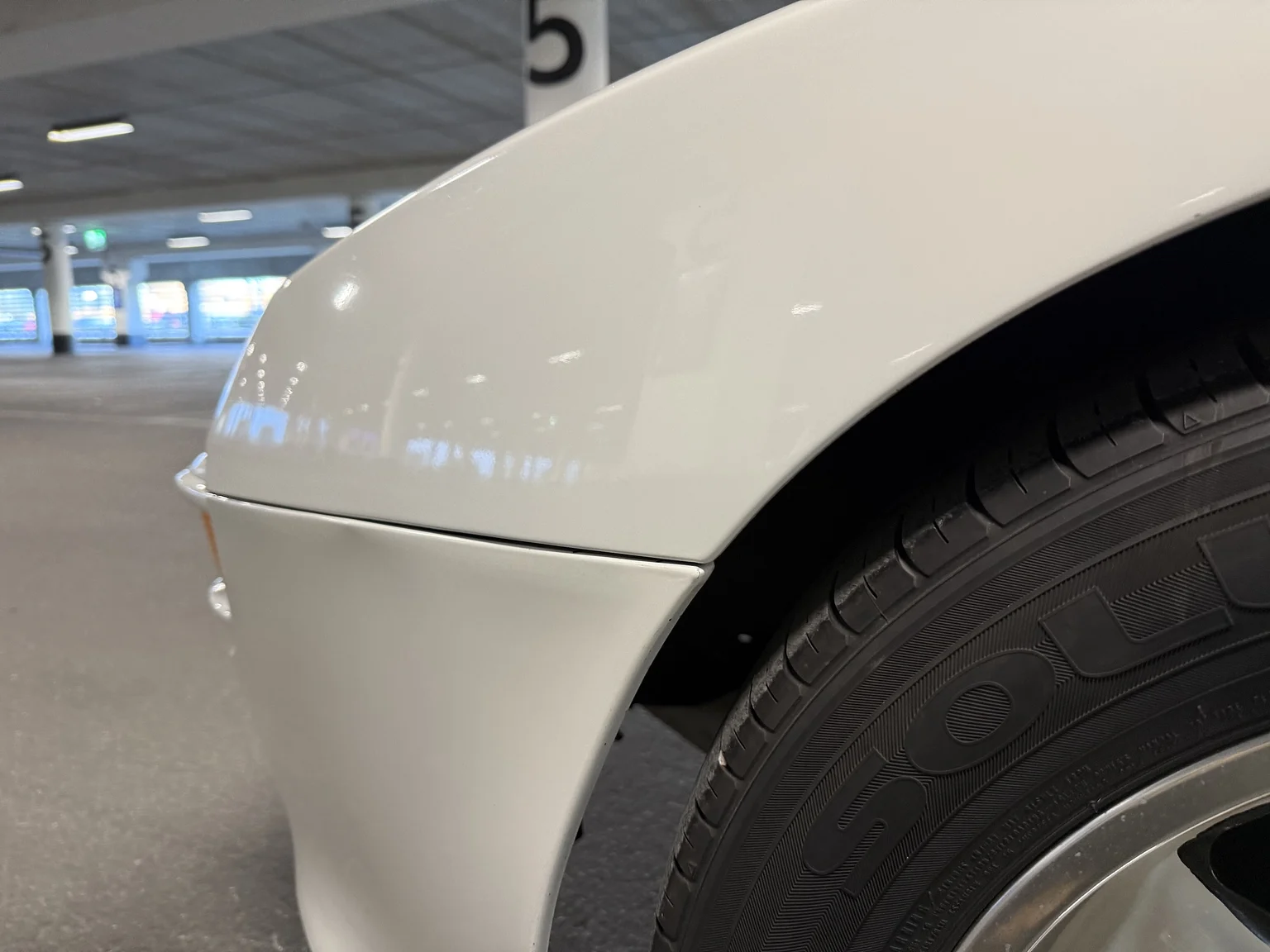 Exterior image of 1984 PORSCHE 944 Targa (78)