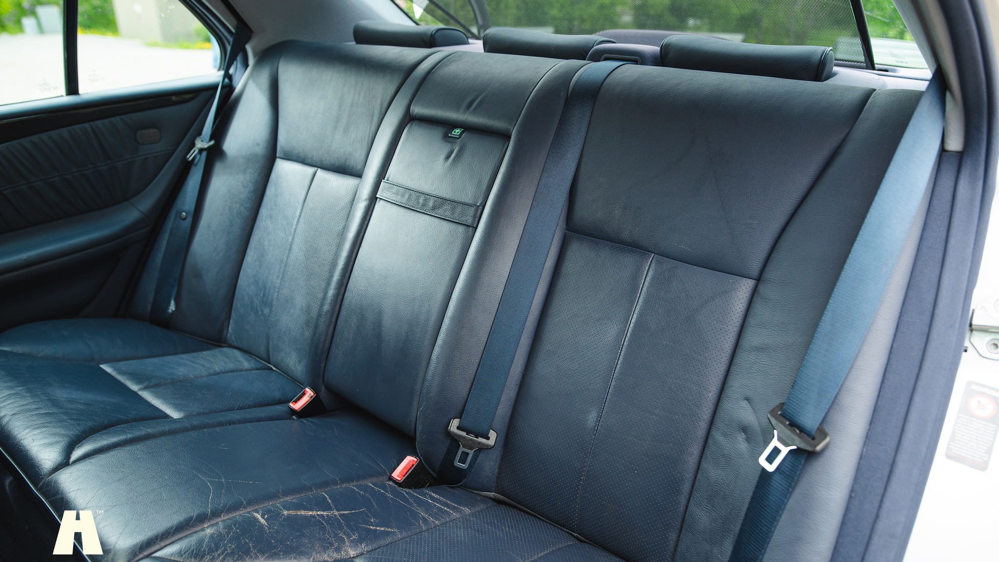 Innenraumfoto von 2000 Mercedes E430