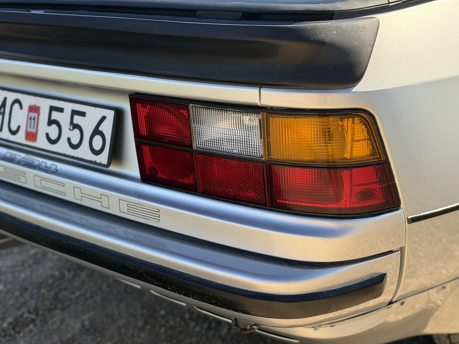 Exteriörbild på 1979 Porsche 924  (19)